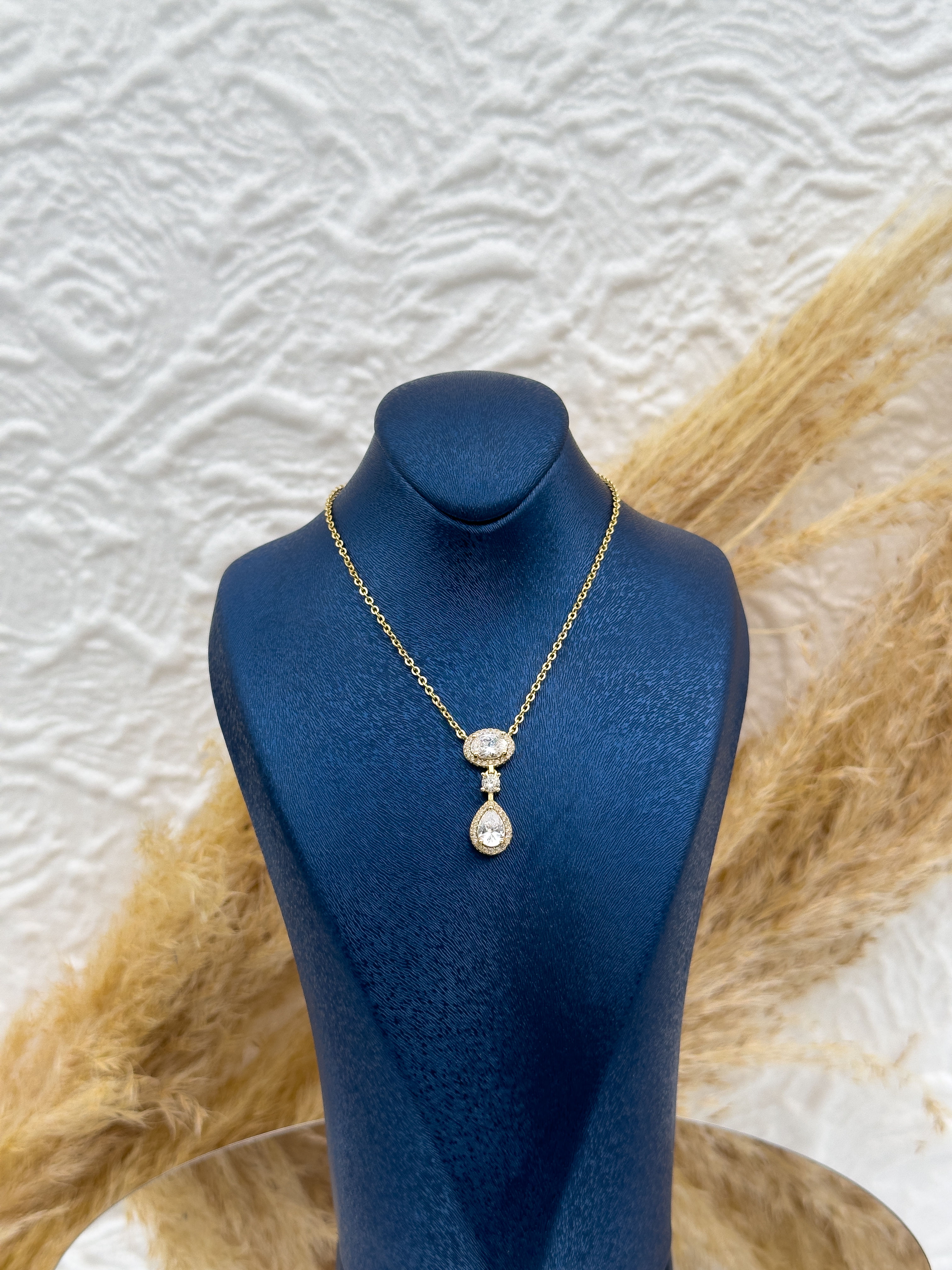 925 Ayar Gümüş Gold Renk Damla Kesim Taşlı Zarif Kadın Kolye